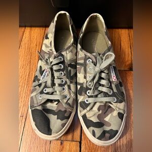 Superga COTU classic in green camo